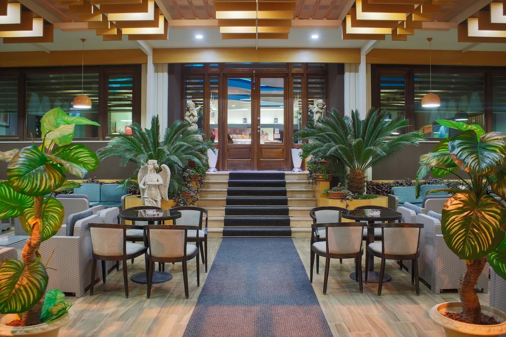Grand Hotel Elbasan Exterior photo