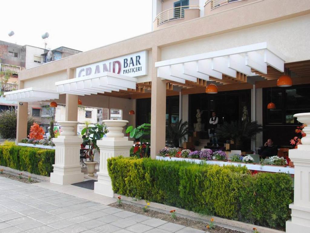 Grand Hotel Elbasan Exterior photo